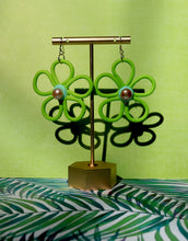 Load image into Gallery viewer, Palawan Flowers (green)