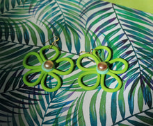 Load image into Gallery viewer, Palawan Flowers (green)