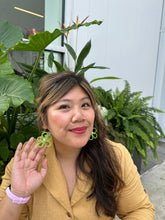 Load image into Gallery viewer, Palawan Flowers (green)