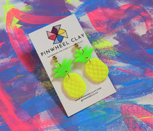 Load image into Gallery viewer, Summer Pineapples