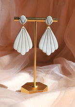 Load image into Gallery viewer, Wedding Veil