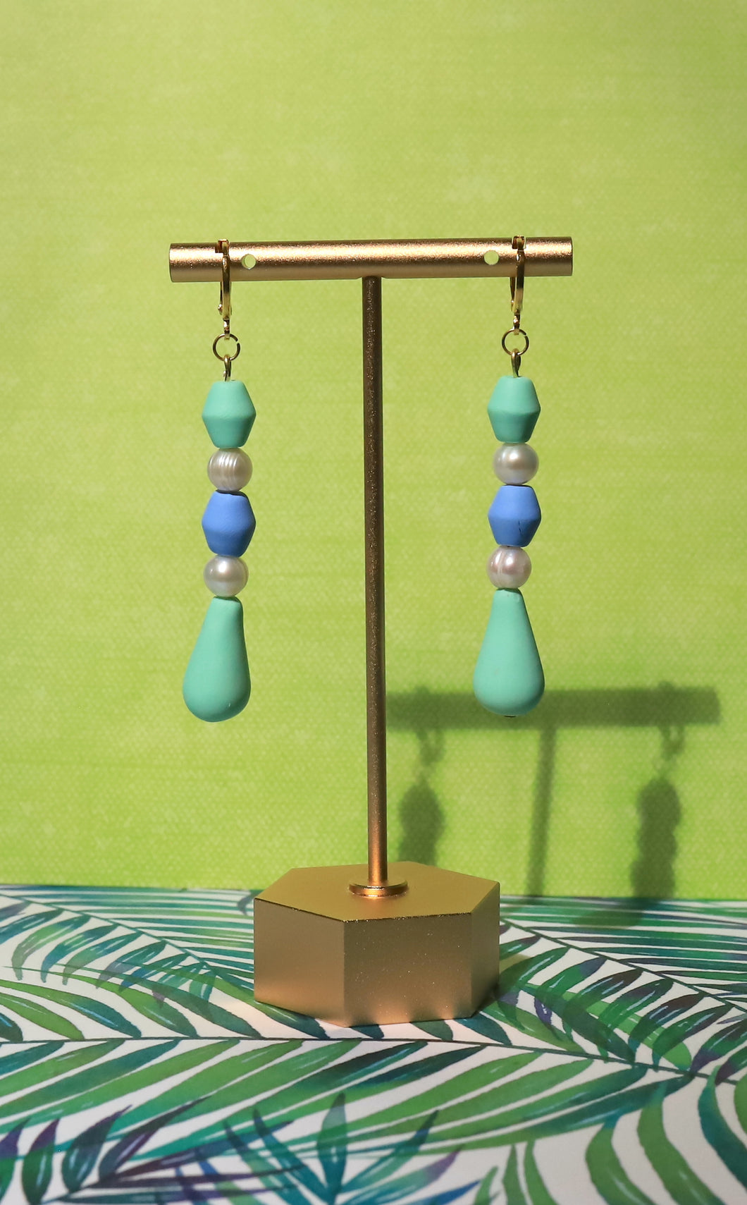 Palawan bead dangle (mint/periwinkle/mint)