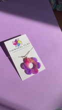 Load and play video in Gallery viewer, Necklace - flower
