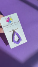 Load and play video in Gallery viewer, Necklace - purple glitter large fan
