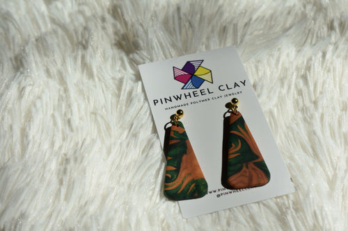Woodstock Triangle - Pinwheel Clay